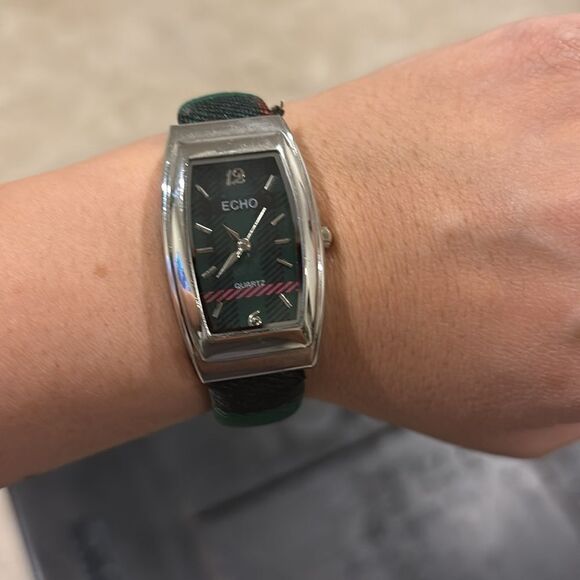 Echo Quartz Plaid Preppy Adjustable Hinged Bangle Watch WORKING main image 5